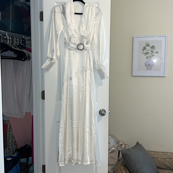 Shea Silky Side Slit Maxi Gown White Formal Small NWT L’Beye Bridal Prom - Picture 7 of 8